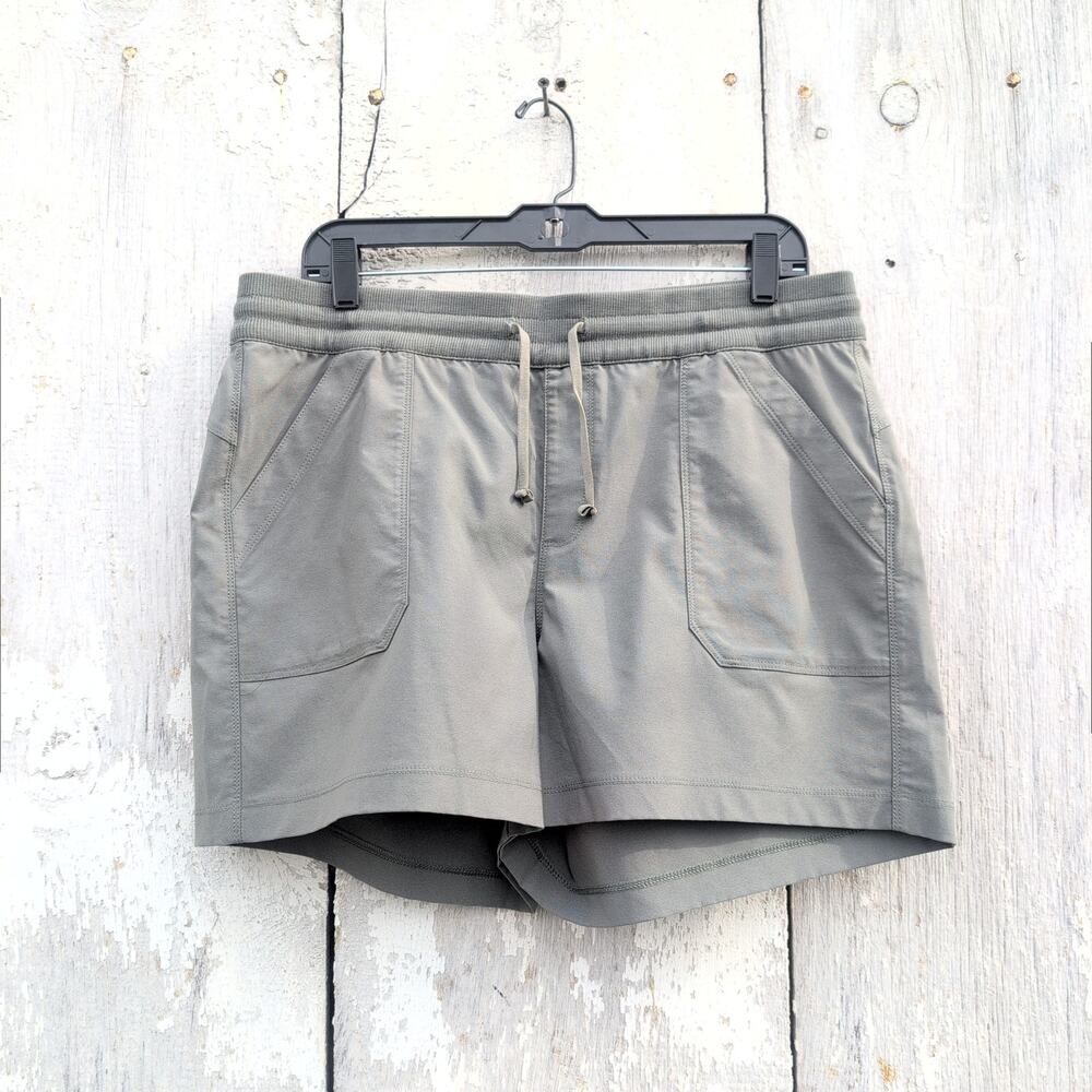 Kuhl Relaxed Fit Four Pocket Active Shorts Olive Green Women's Large